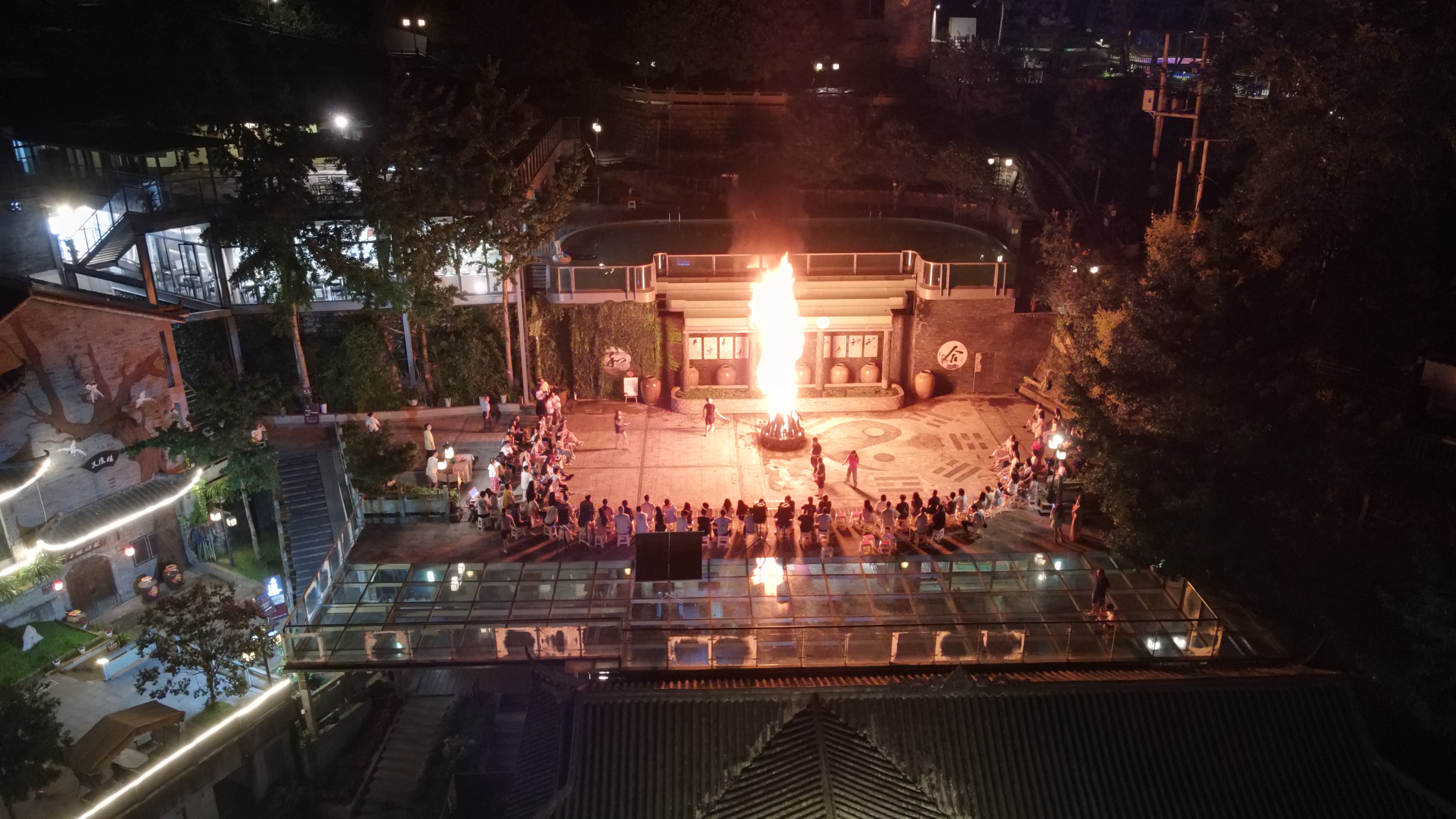 1692949841590180.jpg 篝火晚会.jpg